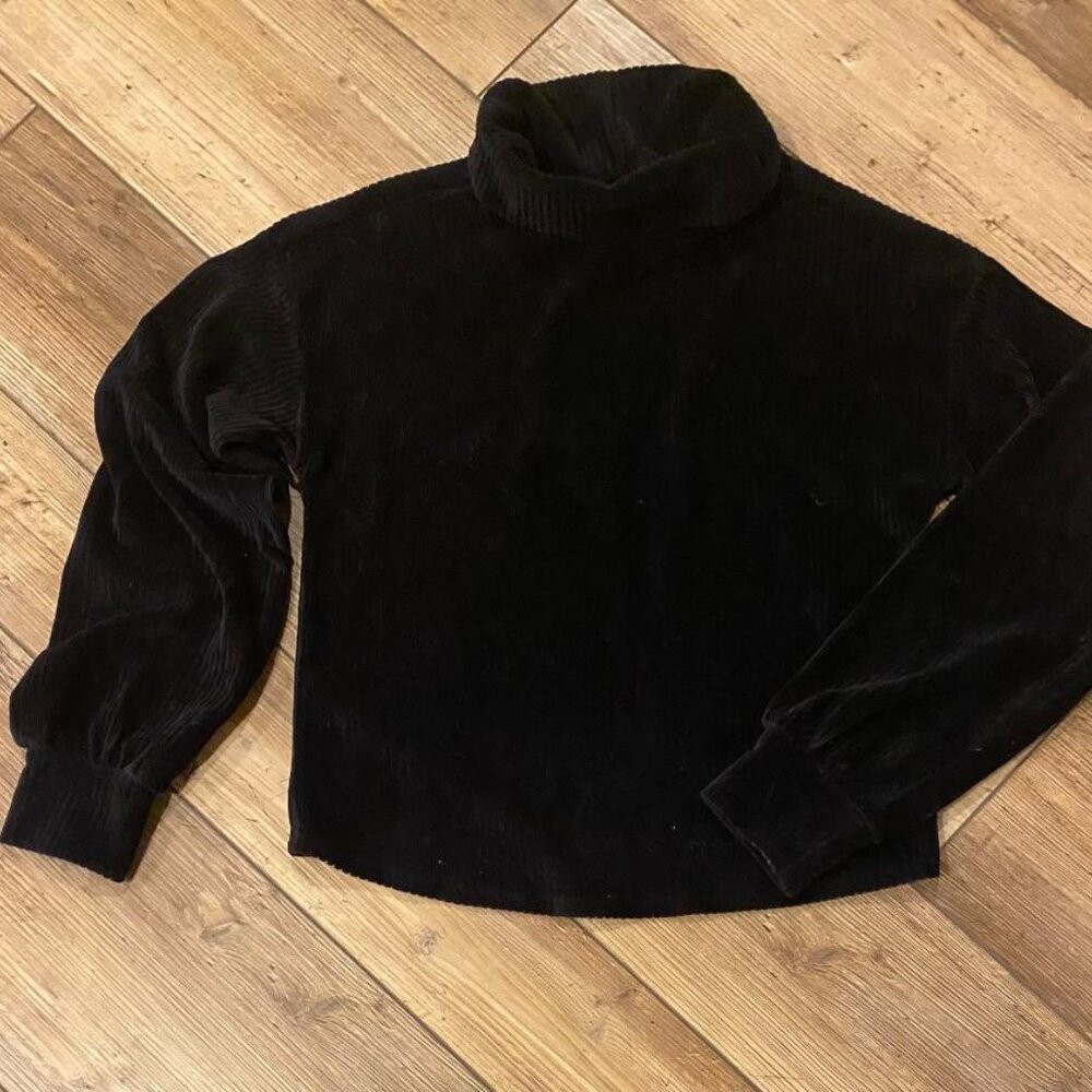 BAR III Women's Black Cozy Velvet Long Sleeve Turtleneck Top Size Medium NICE!!